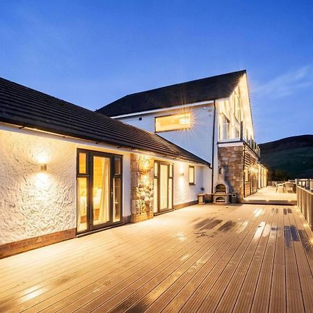 Clwyd Gate Manor Pool Sauna Hottub Cave Wales ルシン エクステリア 写真