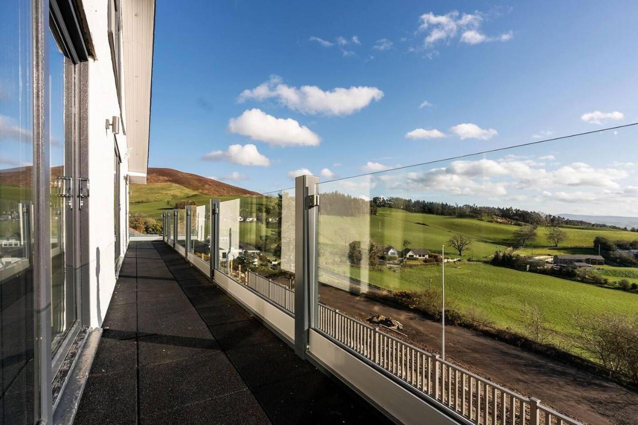 Clwyd Gate Manor Pool Sauna Hottub Cave Wales ルシン エクステリア 写真