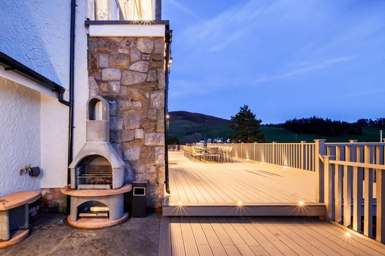 Clwyd Gate Manor Pool Sauna Hottub Cave Wales ルシン エクステリア 写真
